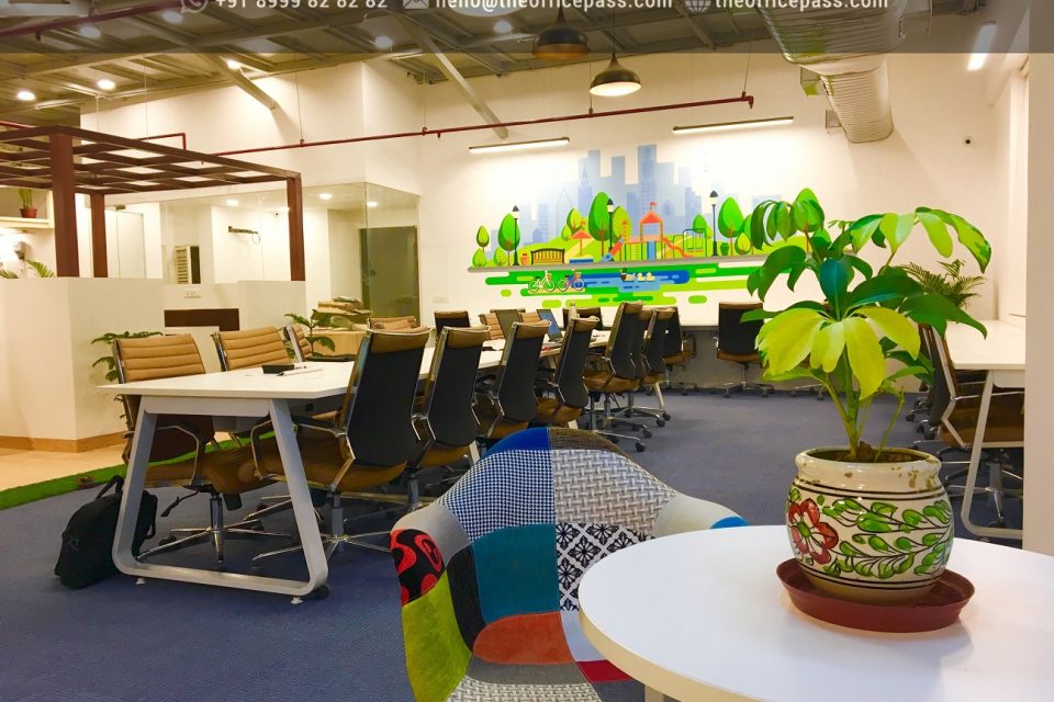 5 Reasons why women should use Coworking Space and not Work From Home