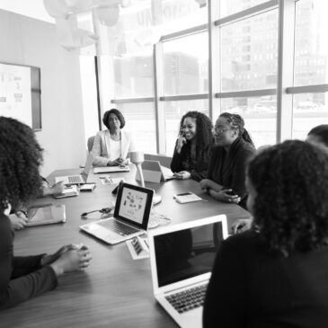 10 Important Tips to Become a Successful Woman Entrepreneur in 2024 (50 Business Ideas for Women)