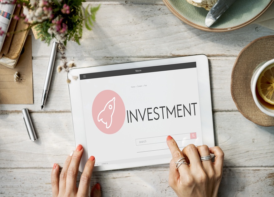 Celebrities In Startup Investments: Trends, Benefits & Challenges